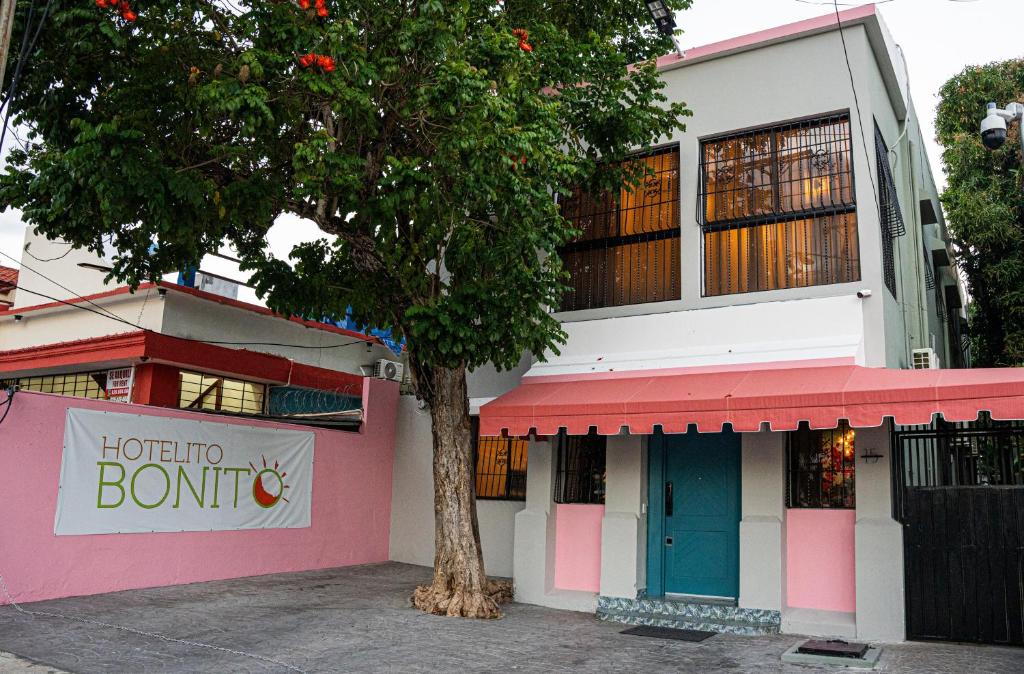Exterior of Hotelito Bonito in Gazcue, Santo Domingo
